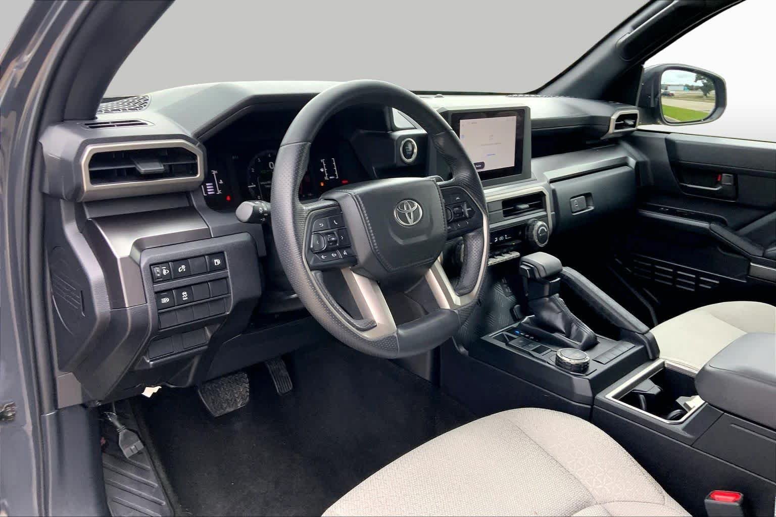 Used 2025 Underground Toyota SR5 image 16
