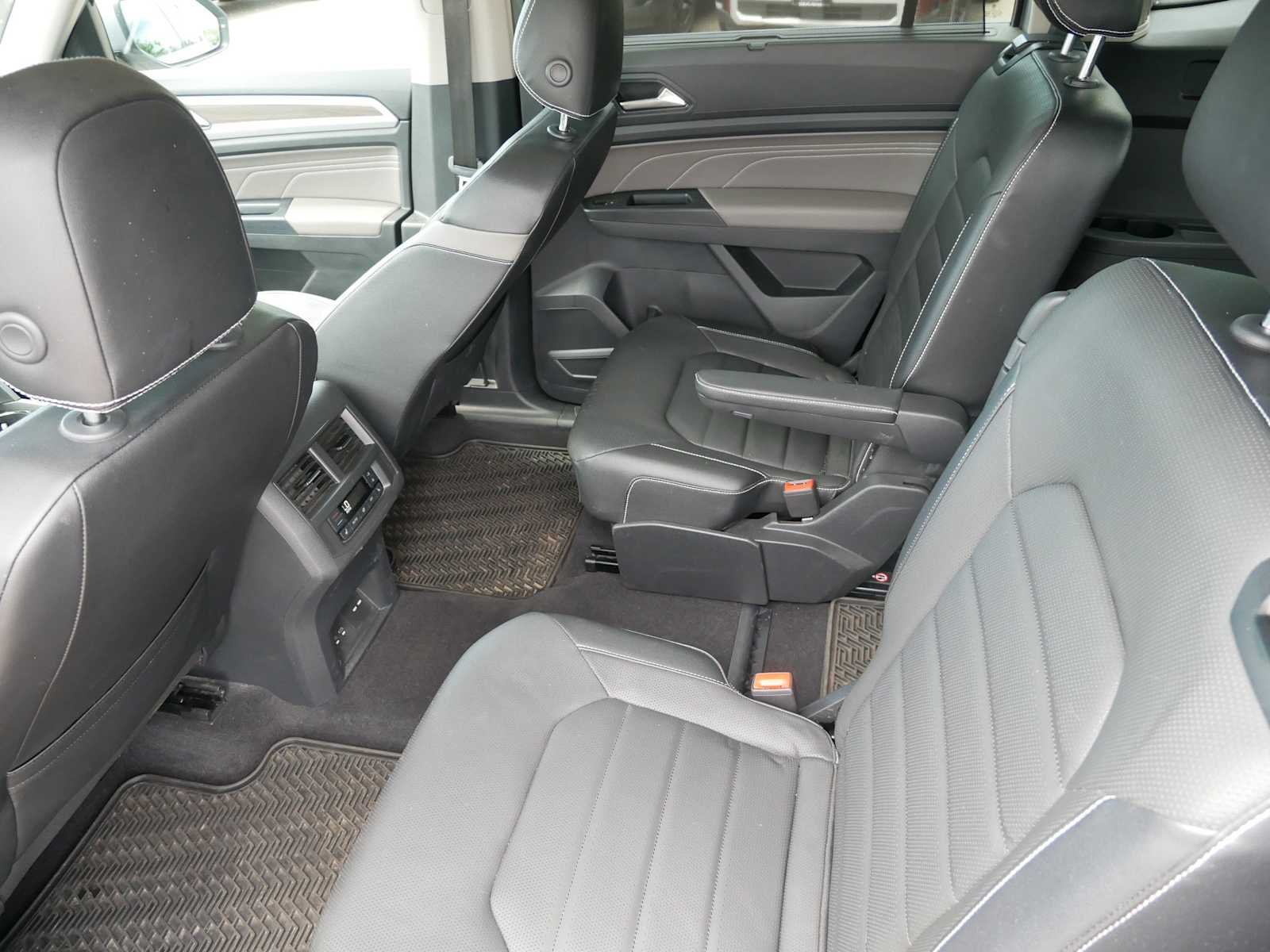 Used 2021 Pyrite Silver Metallic Volkswagen 3.6L V6 SEL Premium image 8