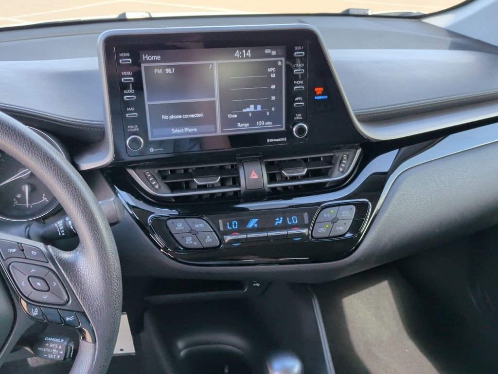 Used 2020 White Toyota LE image 23