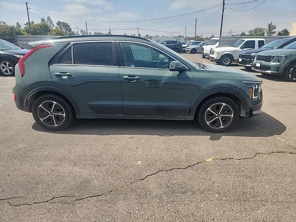 Used 2023 Green Kia EX image 17