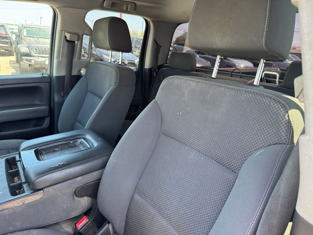Used 2018 White Chevrolet LT image 19
