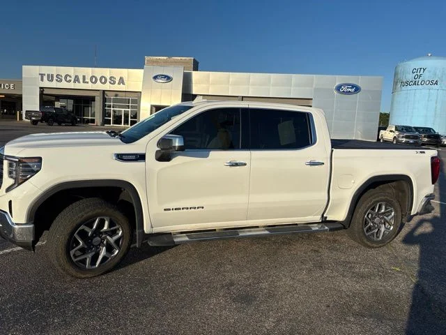 Used 2023 White GMC SLT image 5