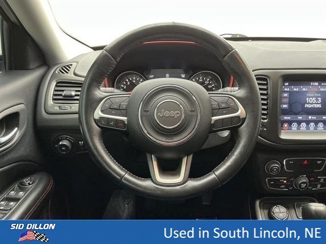 Used 2018 White Clearcoat Jeep Trailhawk image 18