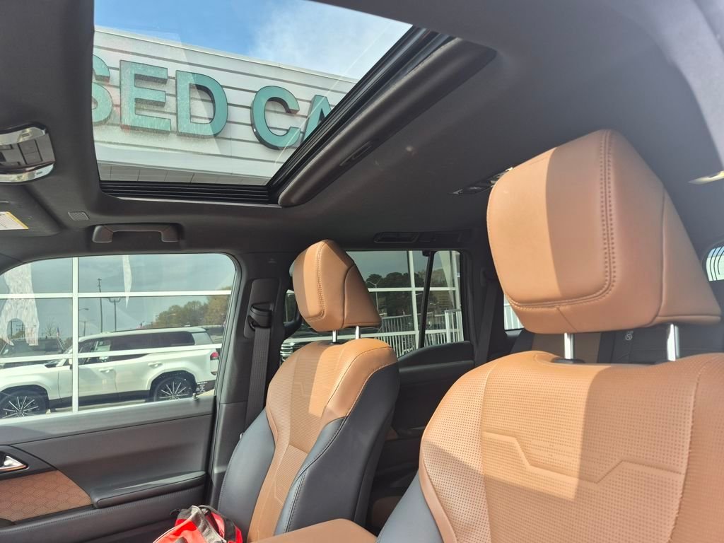 Used 2024 White Lexus 550 Luxury image 16