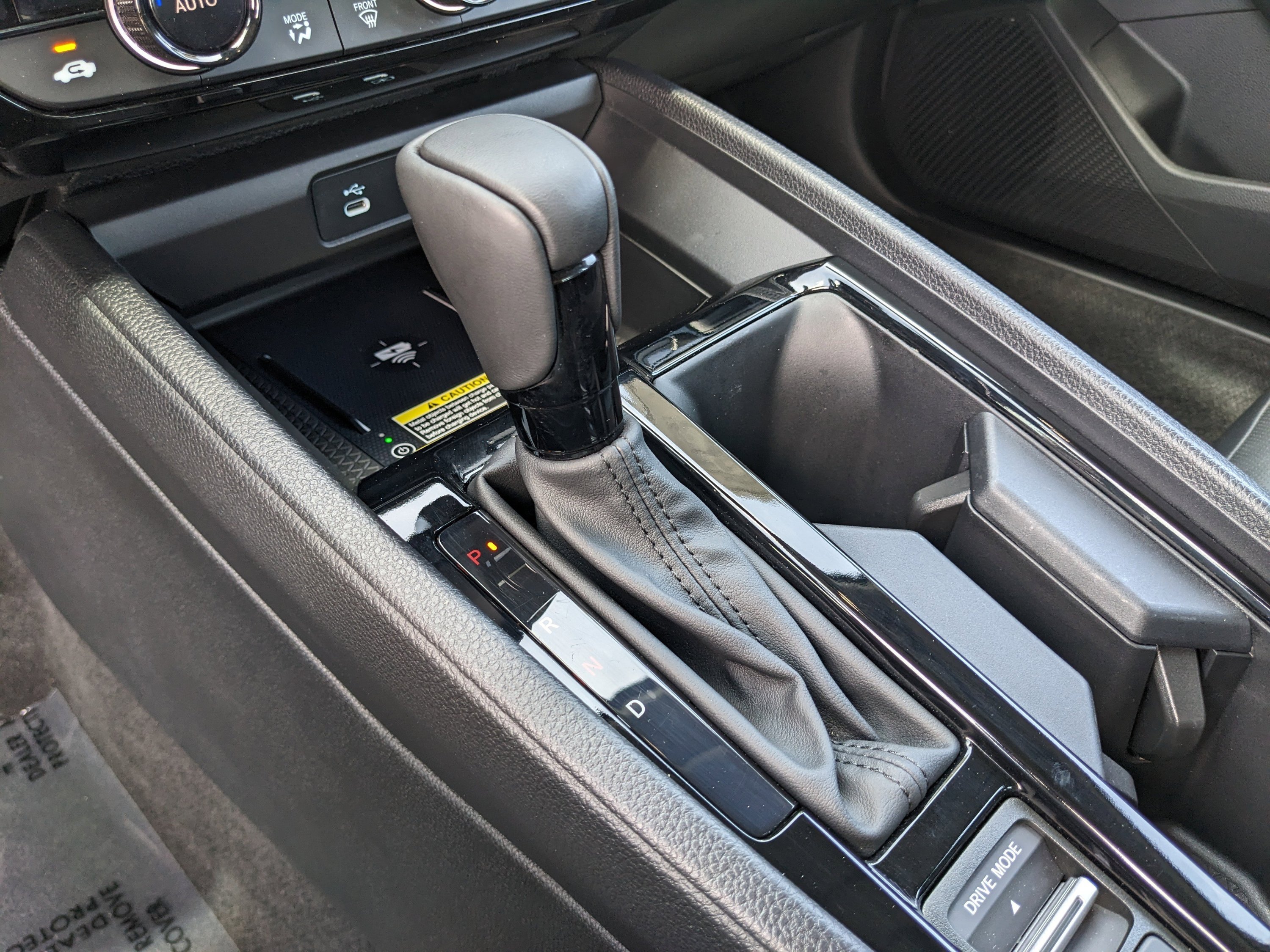 Used 2025 Solar Silver Metallic Honda EX-L image 24