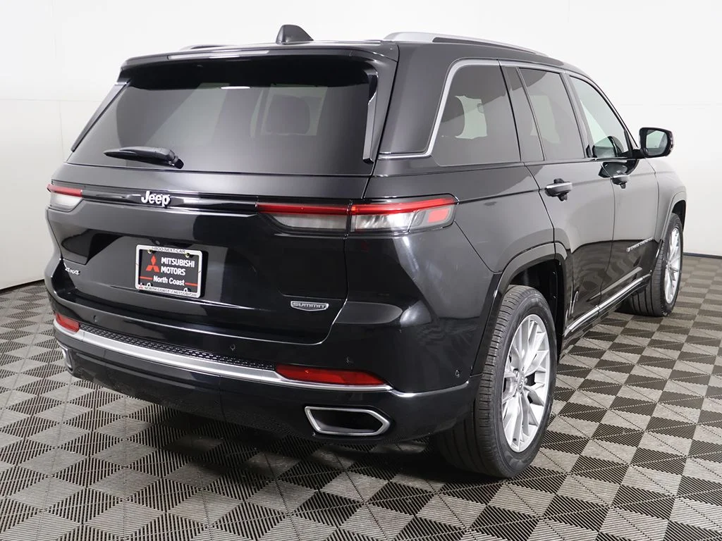 Used 2023 Black Jeep Summit image 14