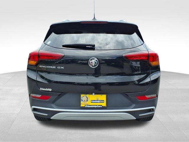 Used 2022 Black Buick Select image 10