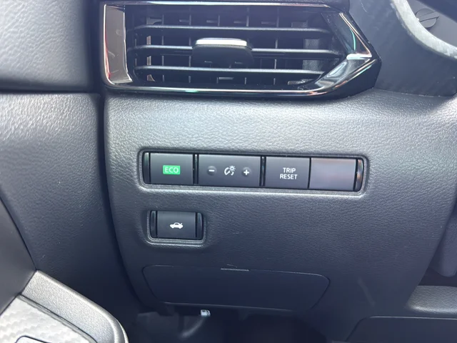 Used 2024 Gray Nissan SV image 27