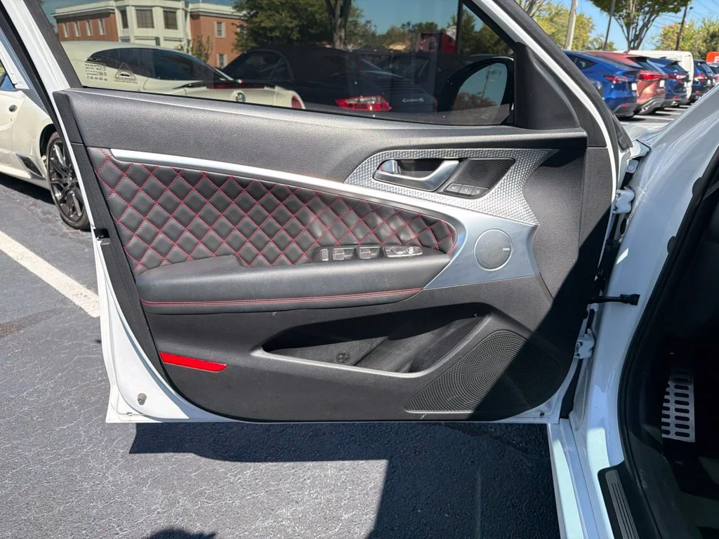Used 2023 White Genesis 3.3T image 16