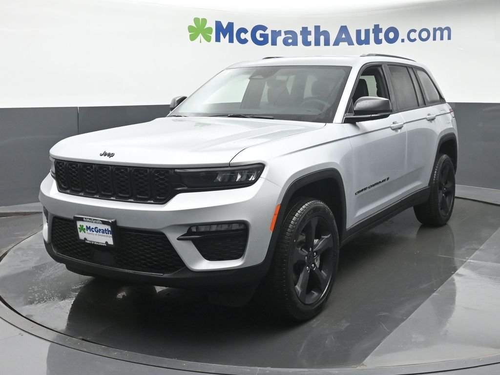 New 2025 Silver Zynith Exterior Paint Jeep Limited image 22