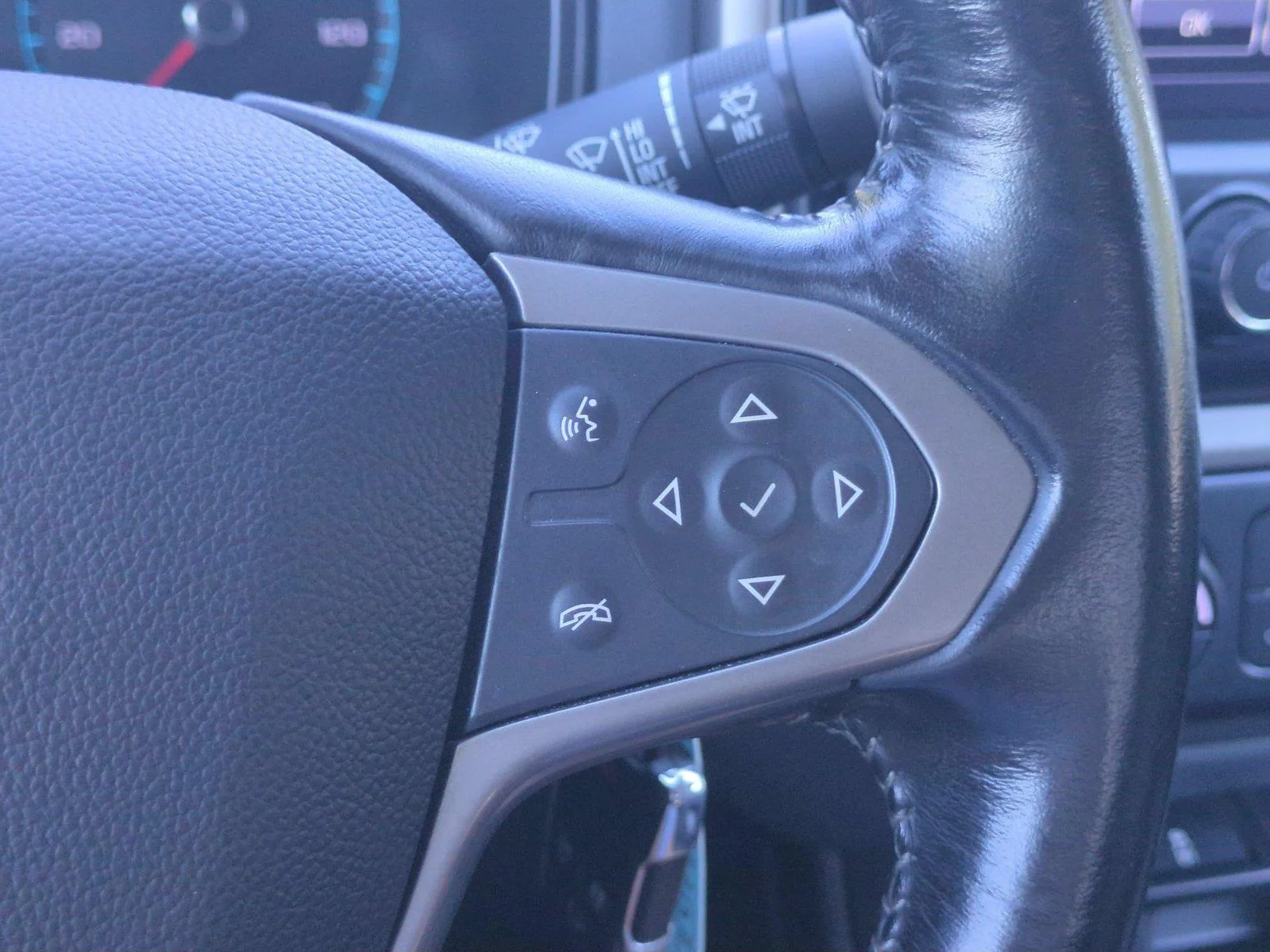 Used 2017 Summit White Chevrolet 4WD Z71 image 20