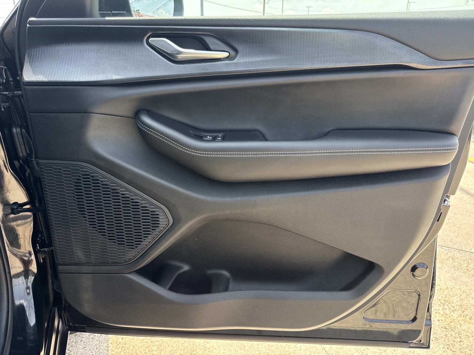 Used 2025 Black Jeep Laredo image 13