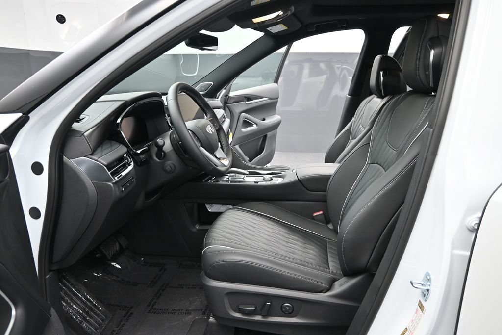 New 2027 2T RAD WHT INFINITI Autograph AWD image 9