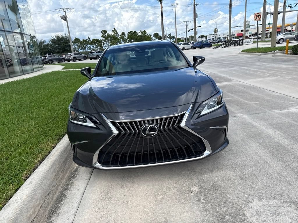Used 2024 Gray Lexus ES 350 image 4