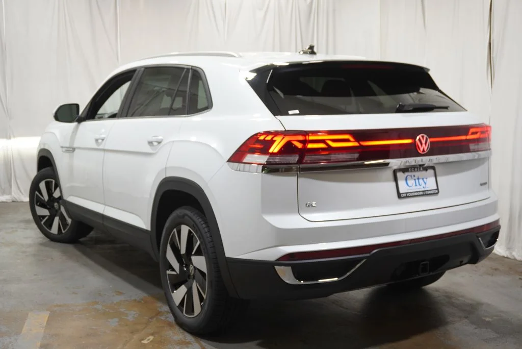 New 2026  Volkswagen SE w/Technology image 7