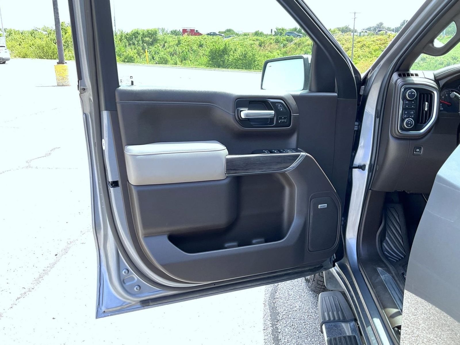 Used 2021 Gray Chevrolet LTZ image 9