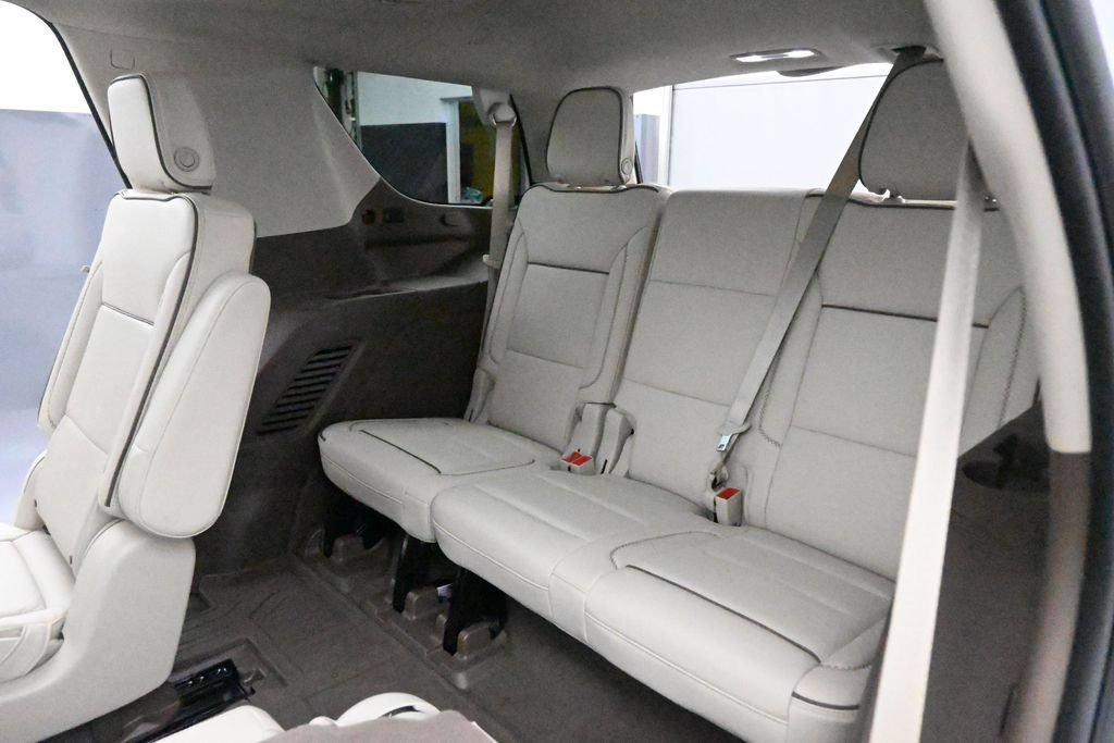 Used 2023 White Frost Tricoat GMC Denali image 19