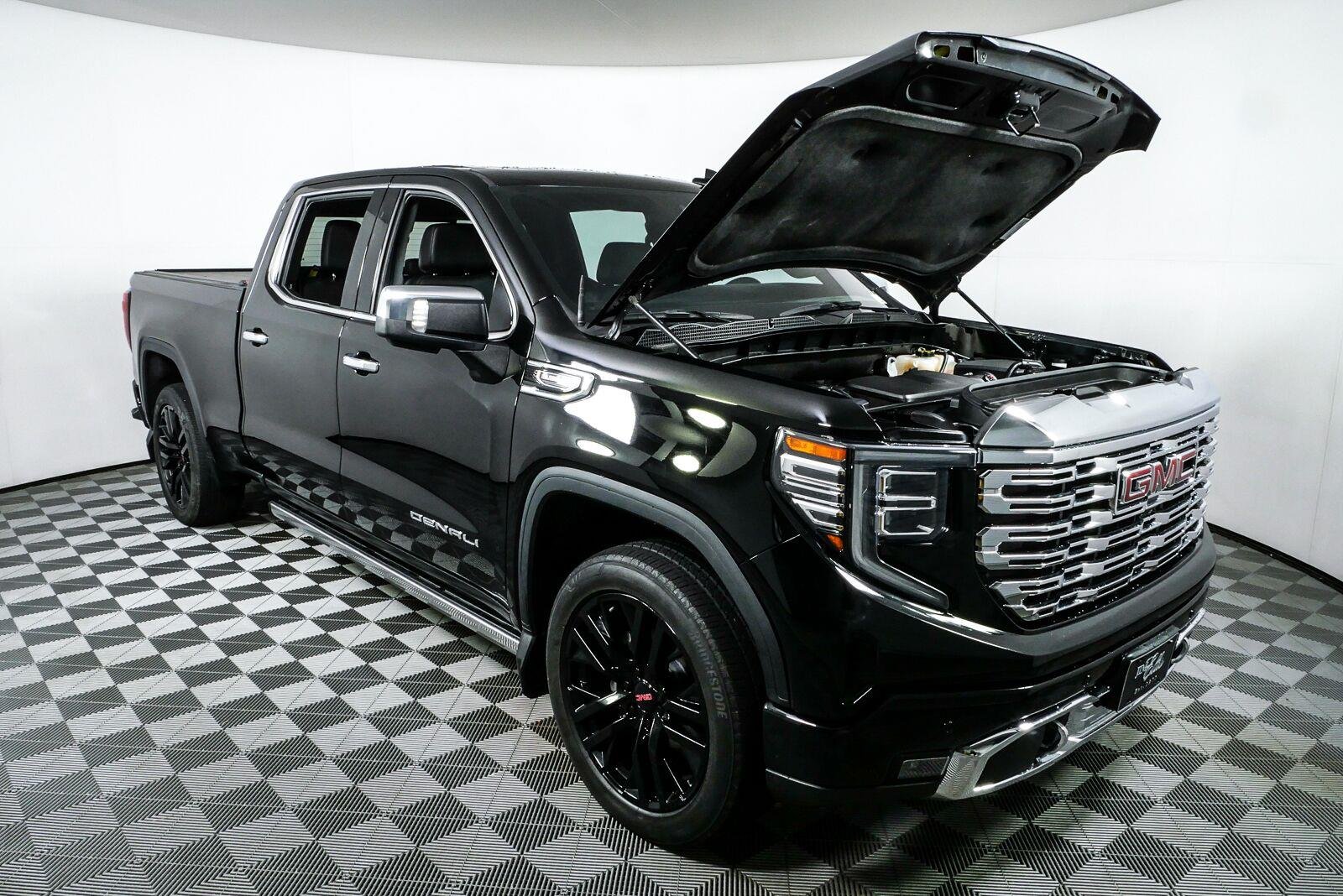 Used 2023 Onyx Black GMC Denali image 33