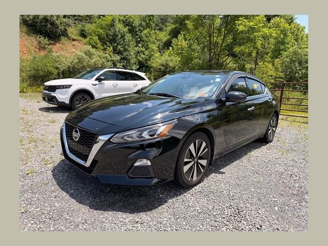 Used 2019 Black Nissan 2.5 SV image 1