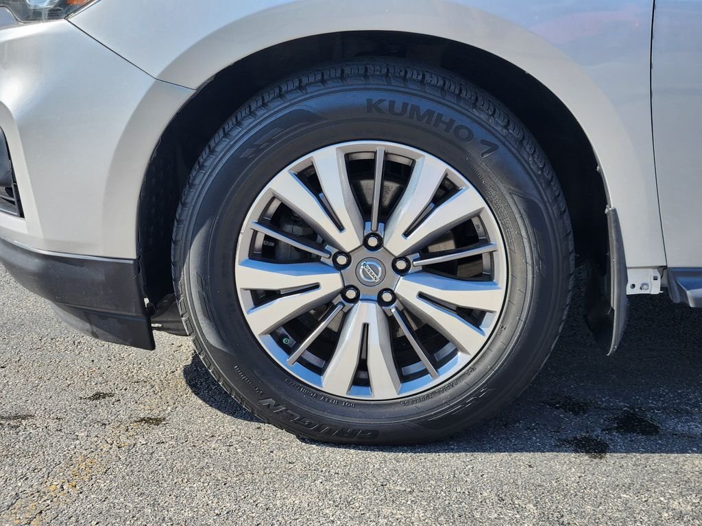 Used 2020 Silver Nissan S image 10