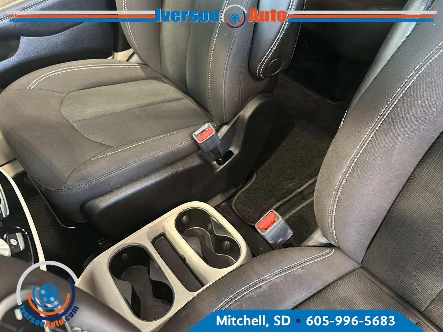 Used 2023 Bright White Clearcoat Chrysler LX image 21