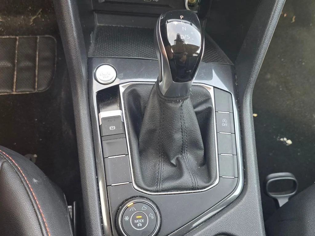Used 2024  Volkswagen 2.0T Wolfsburg Edition image 34