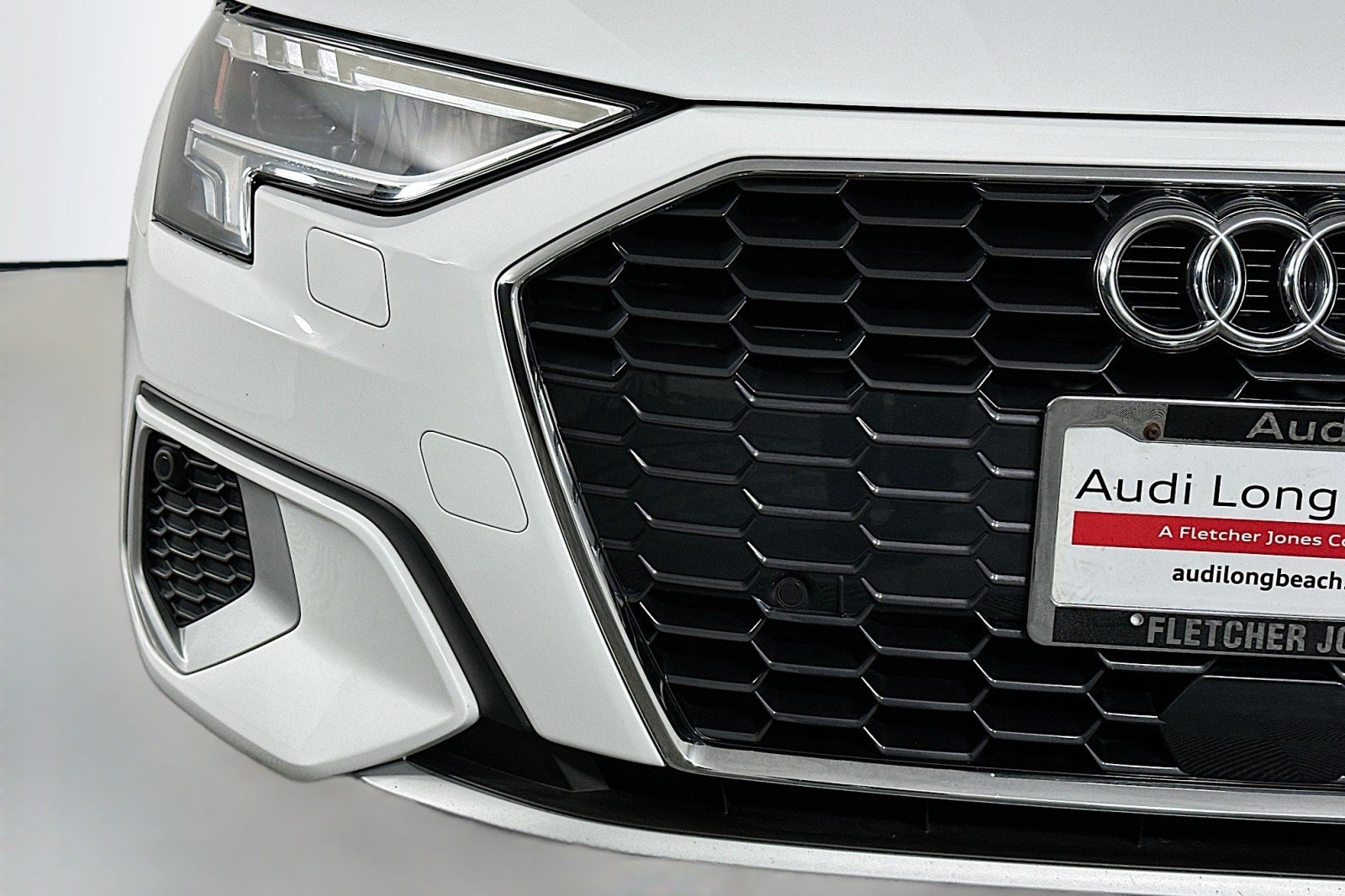Used 2023 Ibis White Audi Premium image 16