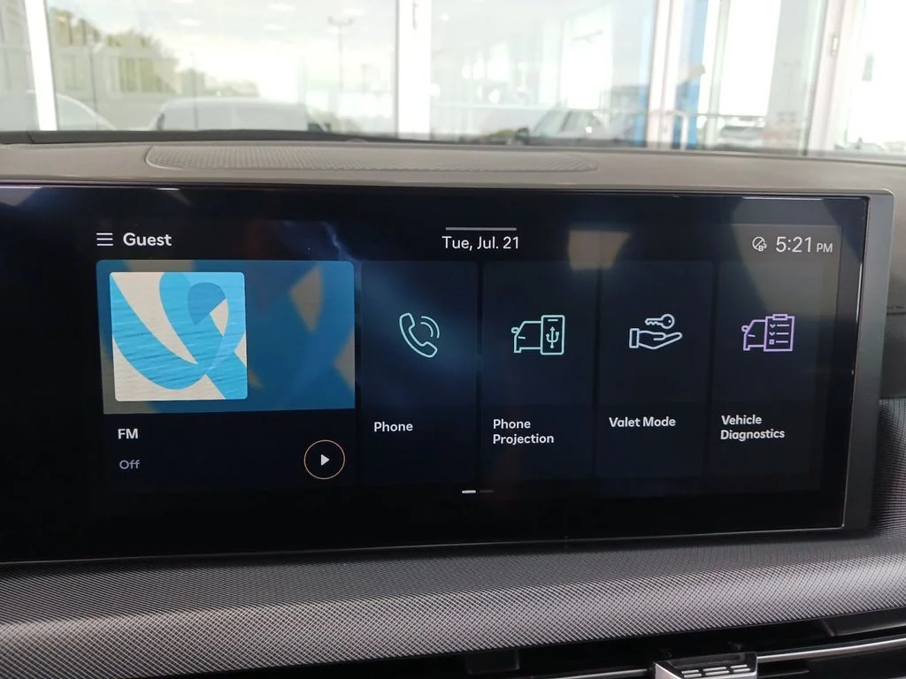 Used 2025 Black Hyundai SEL image 20