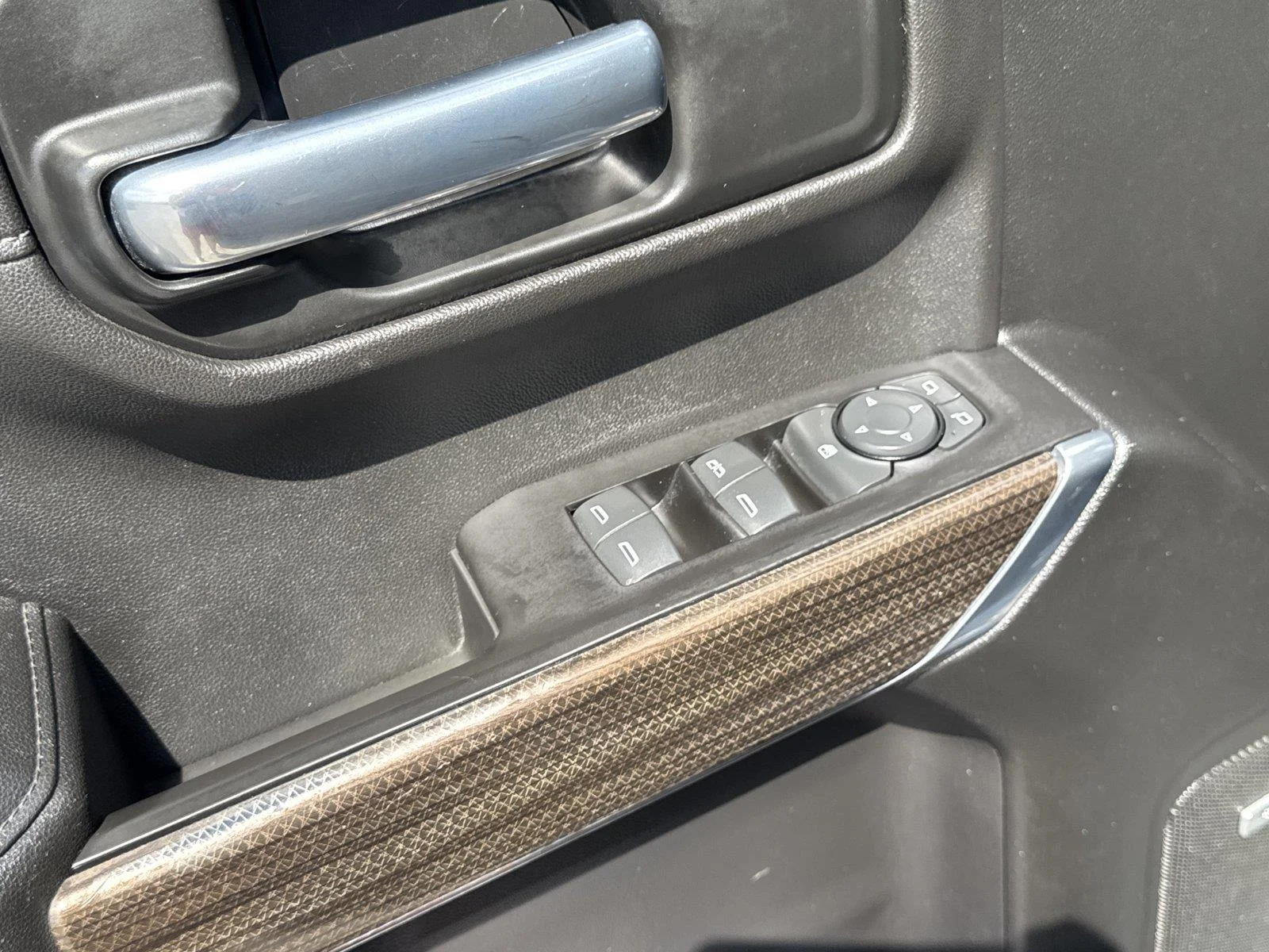 Used 2021 SHADOW GRAY METALLIC Chevrolet RST image 18