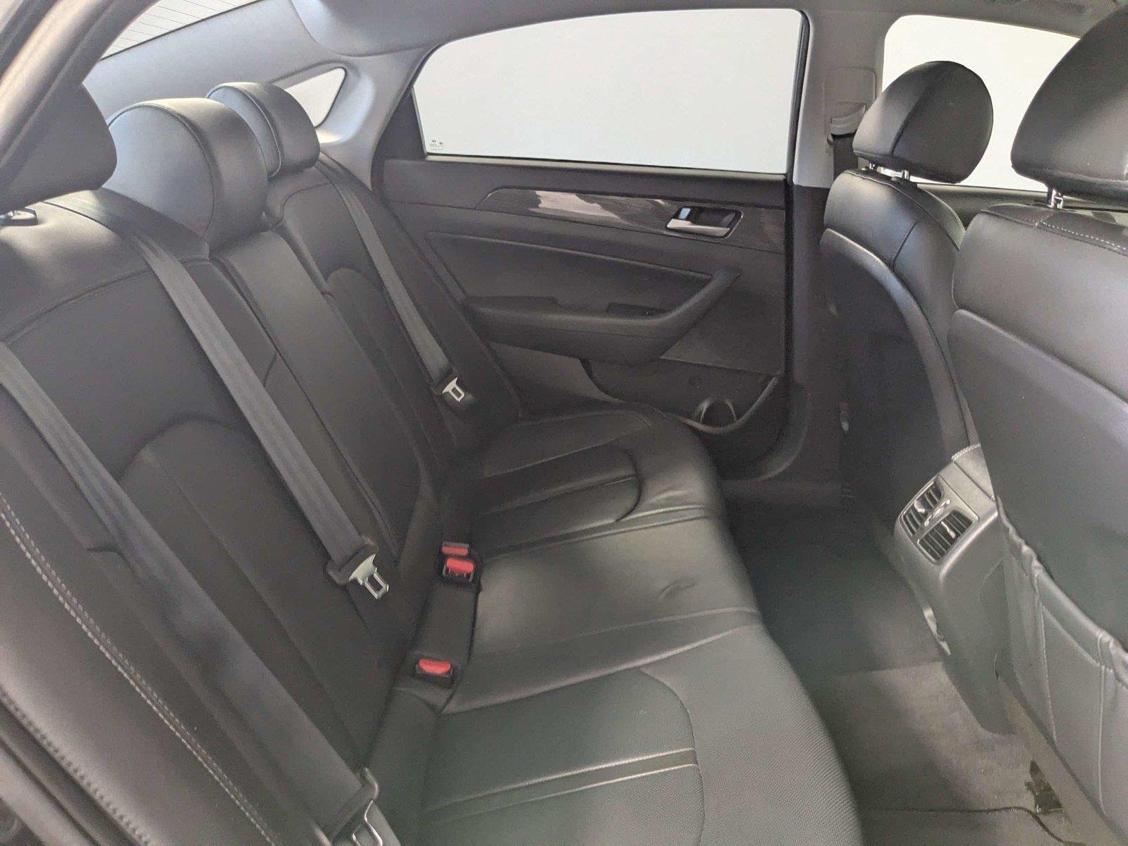 Used 2018 Phantom Black Hyundai Limited image 28