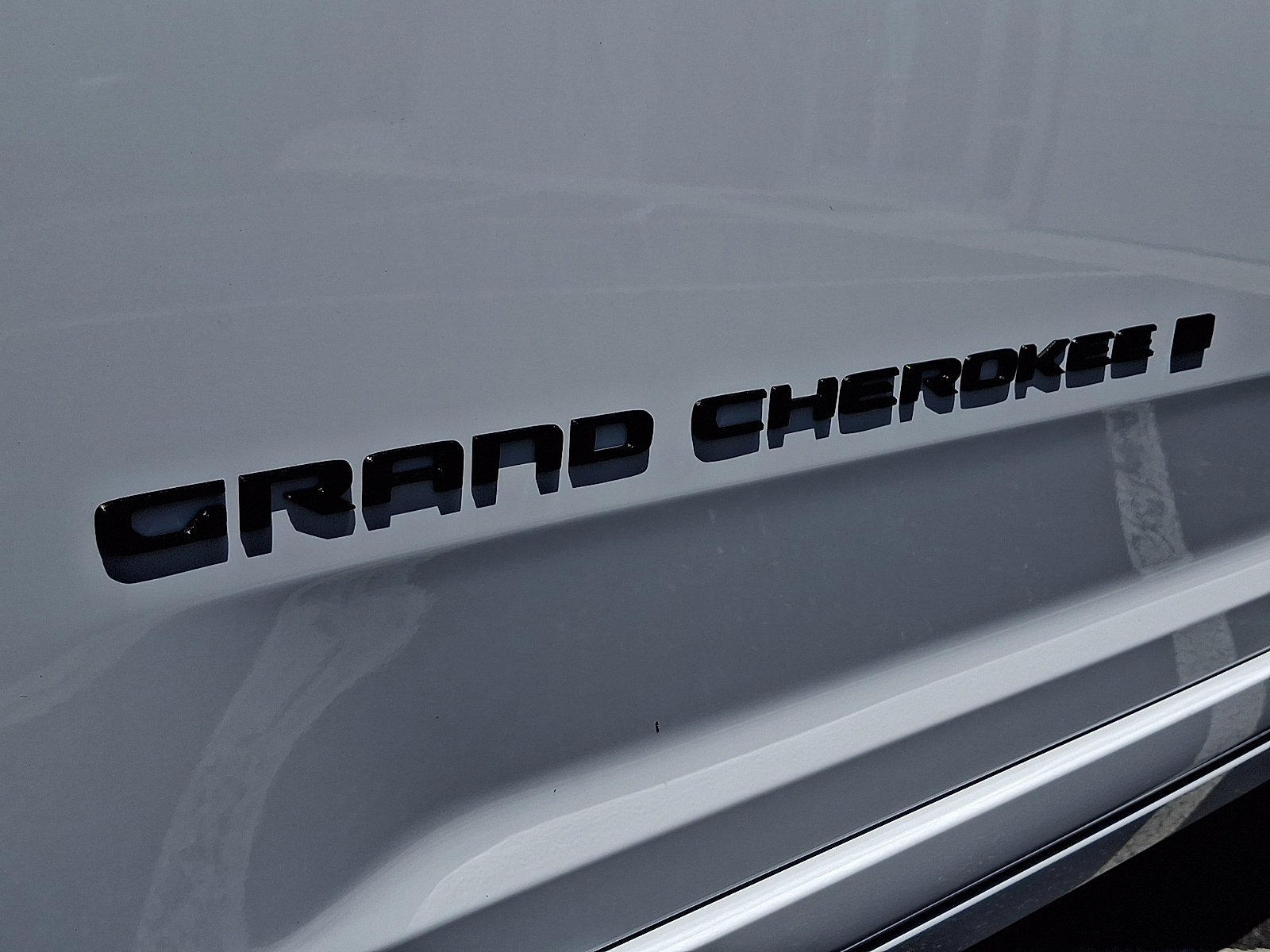 New 2026 Bright White Clear-Coat Exterior Paint Jeep Summit image 19