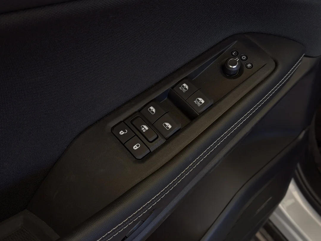 New 2026 Silver Jeep Laredo - - 4x4 - 1.6L Turbo Hybrid - Uconnect 5 w/ 12.3 Screen & More! image 13