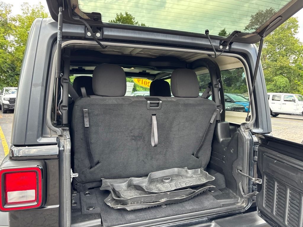 Used 2019 Black Jeep Sport image 10