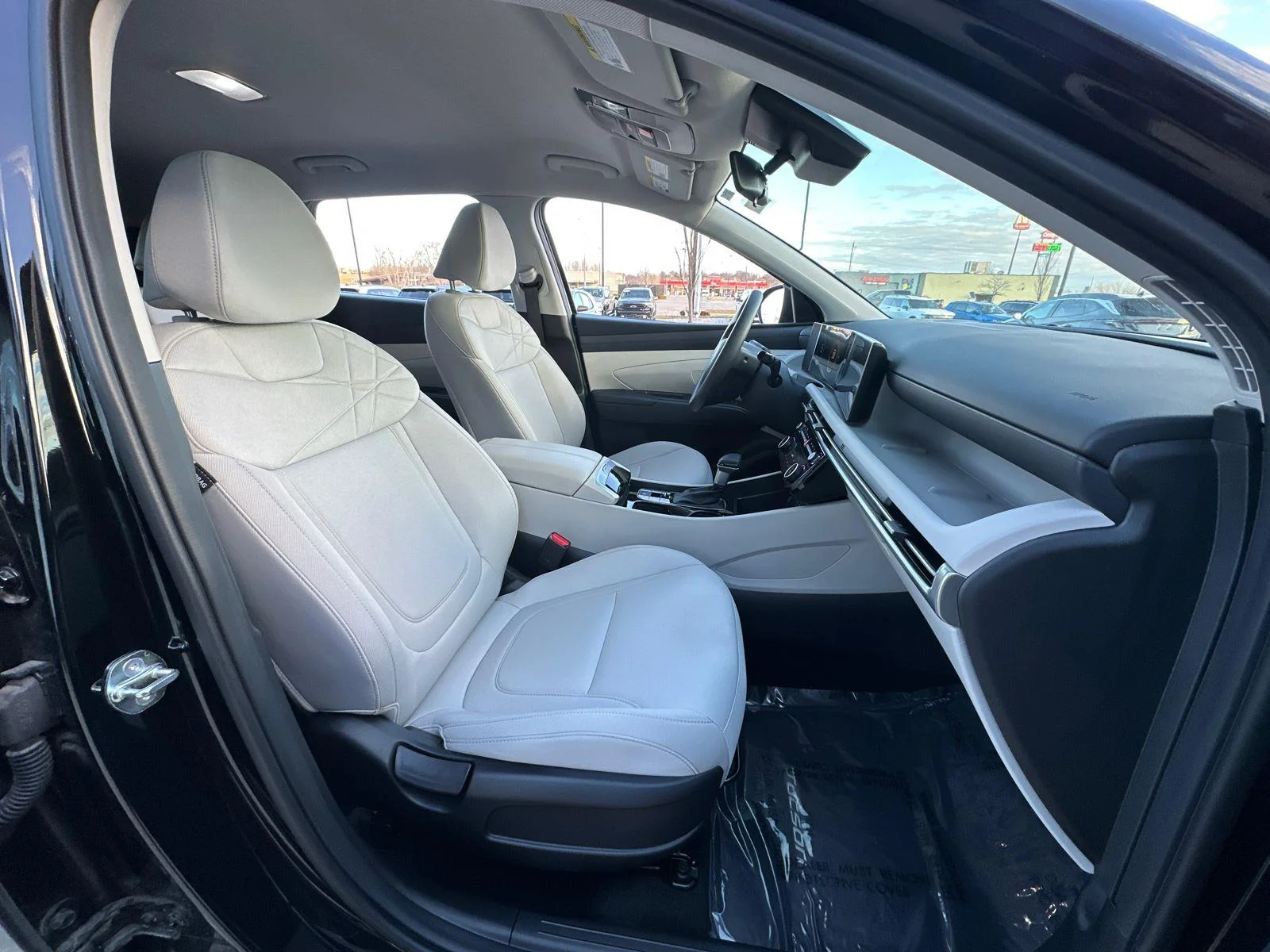 New 2025 Phantom Black Hyundai SEL image 34
