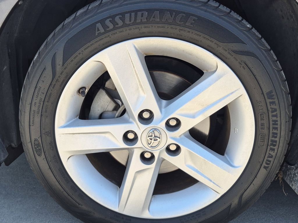 Used 2014 Magnetic Gray Metallic Toyota SE image 15