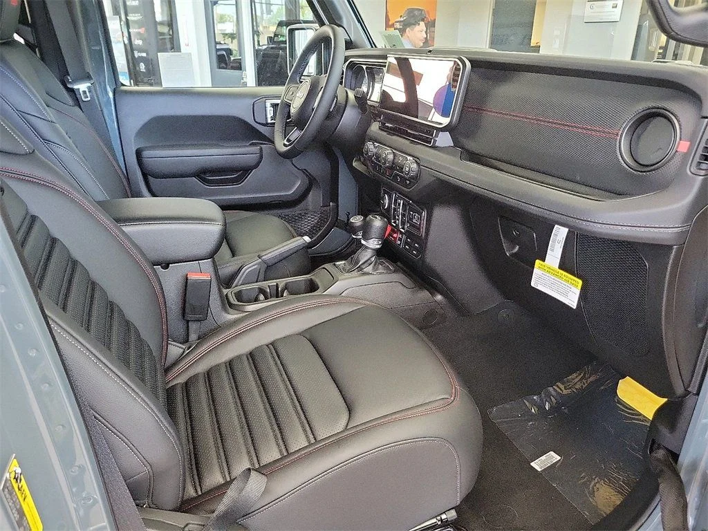 2025 Jeep Wrangler 4-Door Rubicon - Photo 13