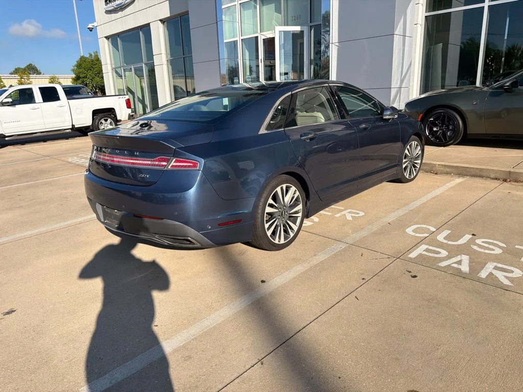 Used 2019 Blue Lincoln Reserve image 17