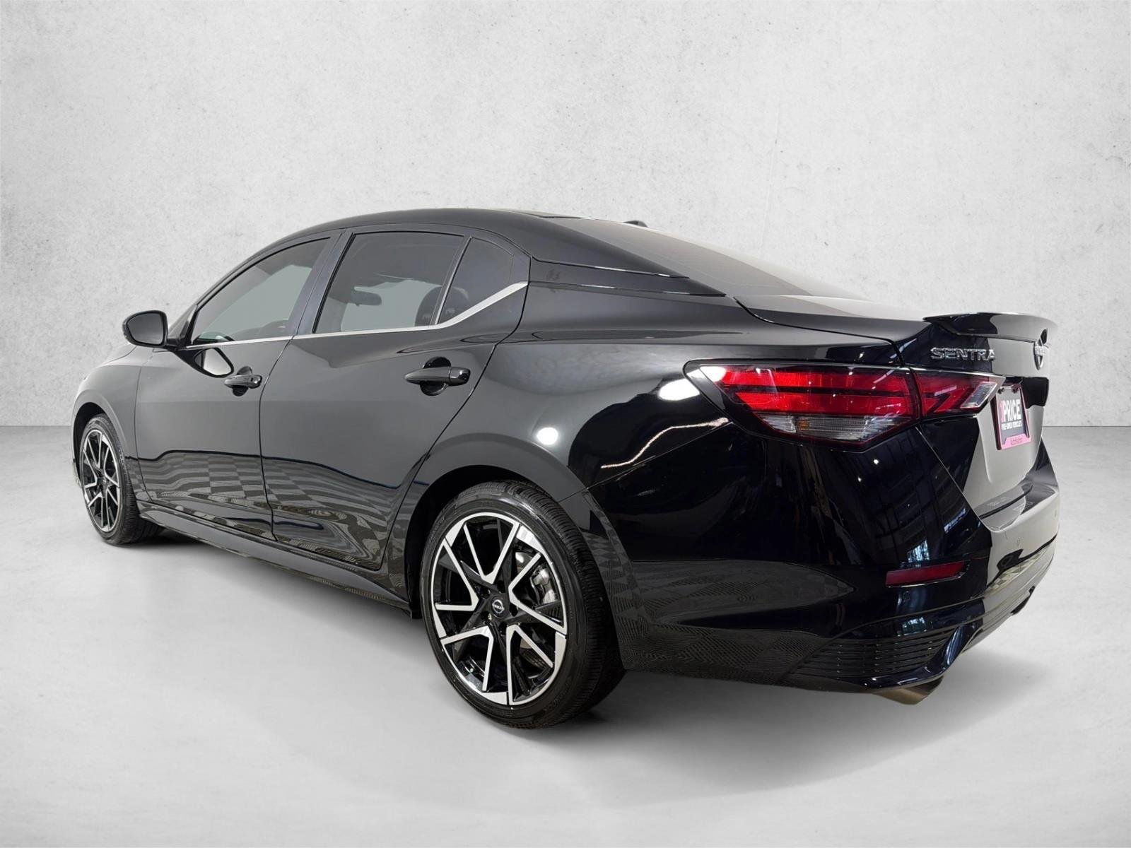Used 2025 Super Black Nissan SR image 5
