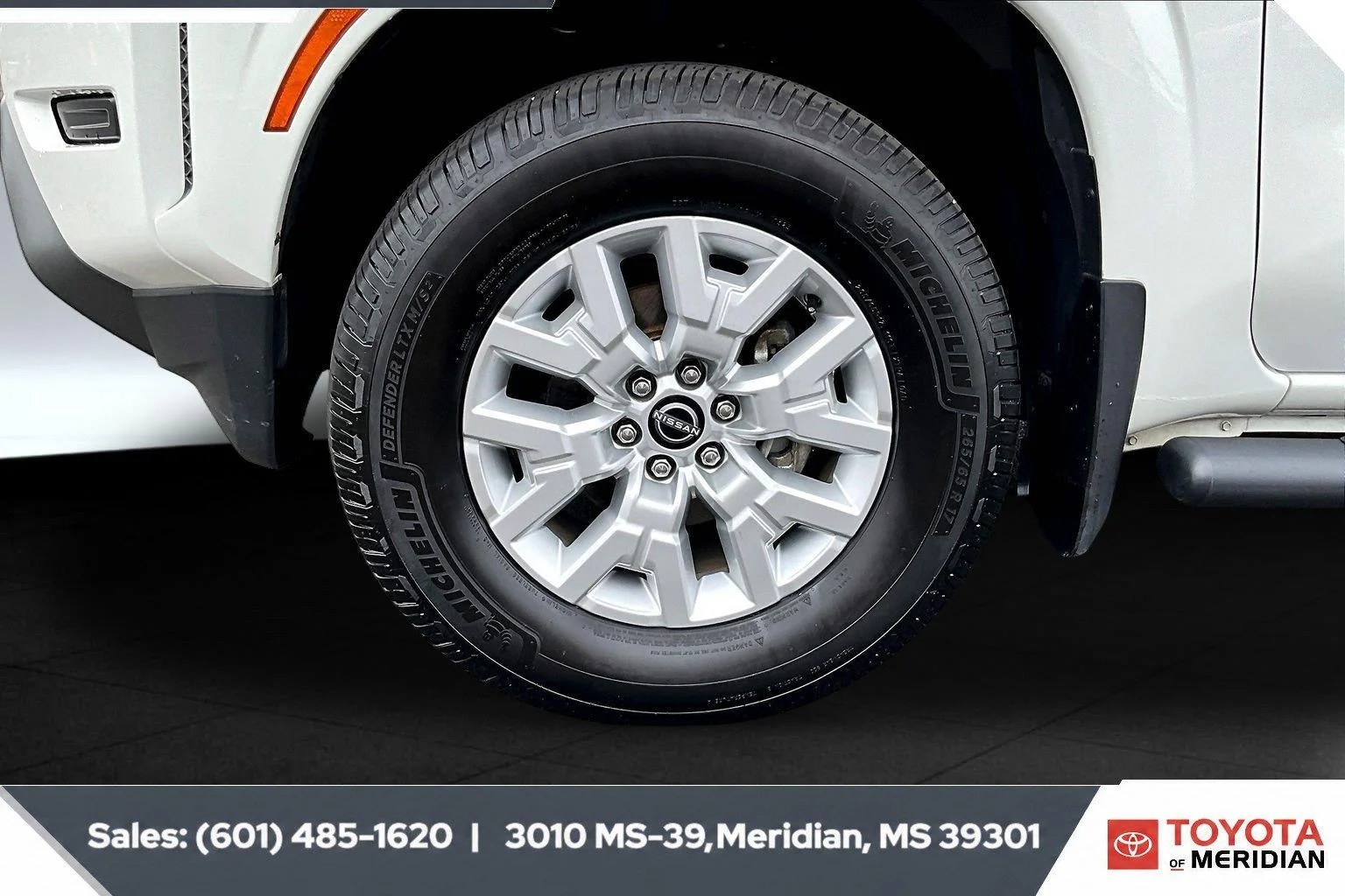 Used 2022 Glacier White Nissan SV image 7