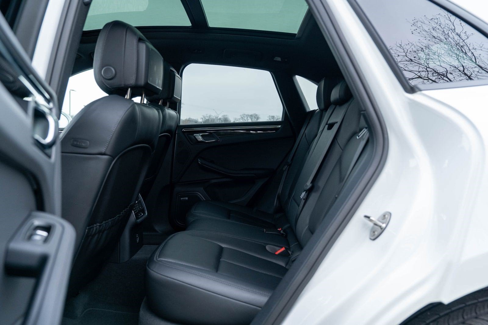 Used 2025 White Porsche Base image 35