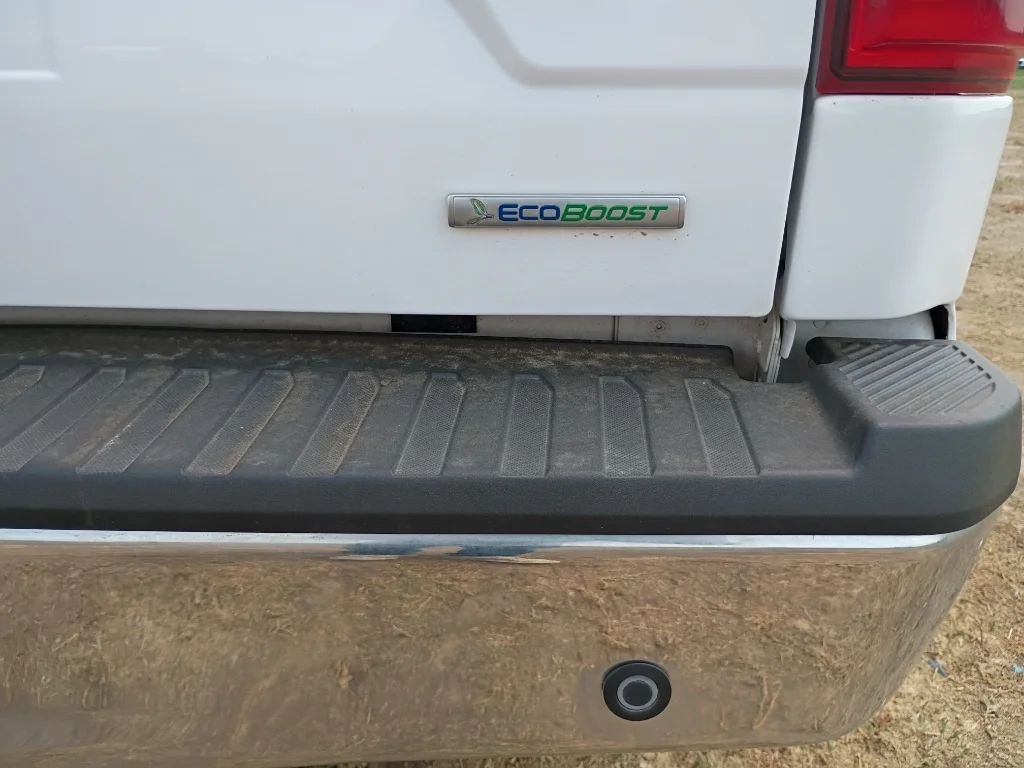 Used 2019 Oxford White Ford LARIAT image 38