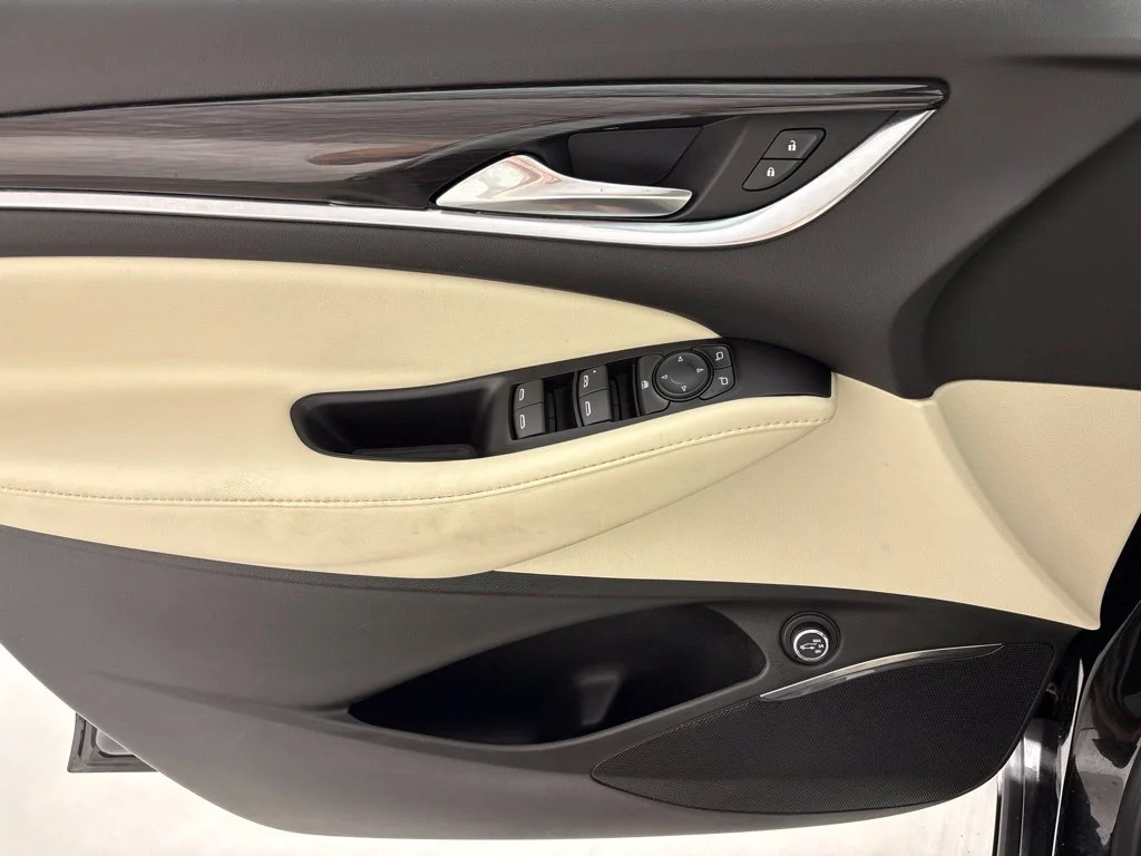 Used 2023 Black Buick Essence image 27