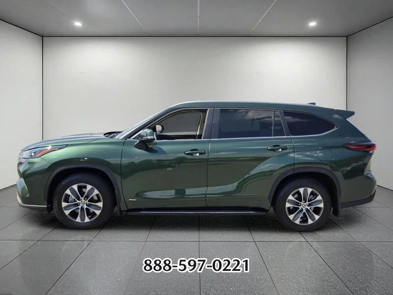 Used 2025 Cypress TOYOTA XLE image 2