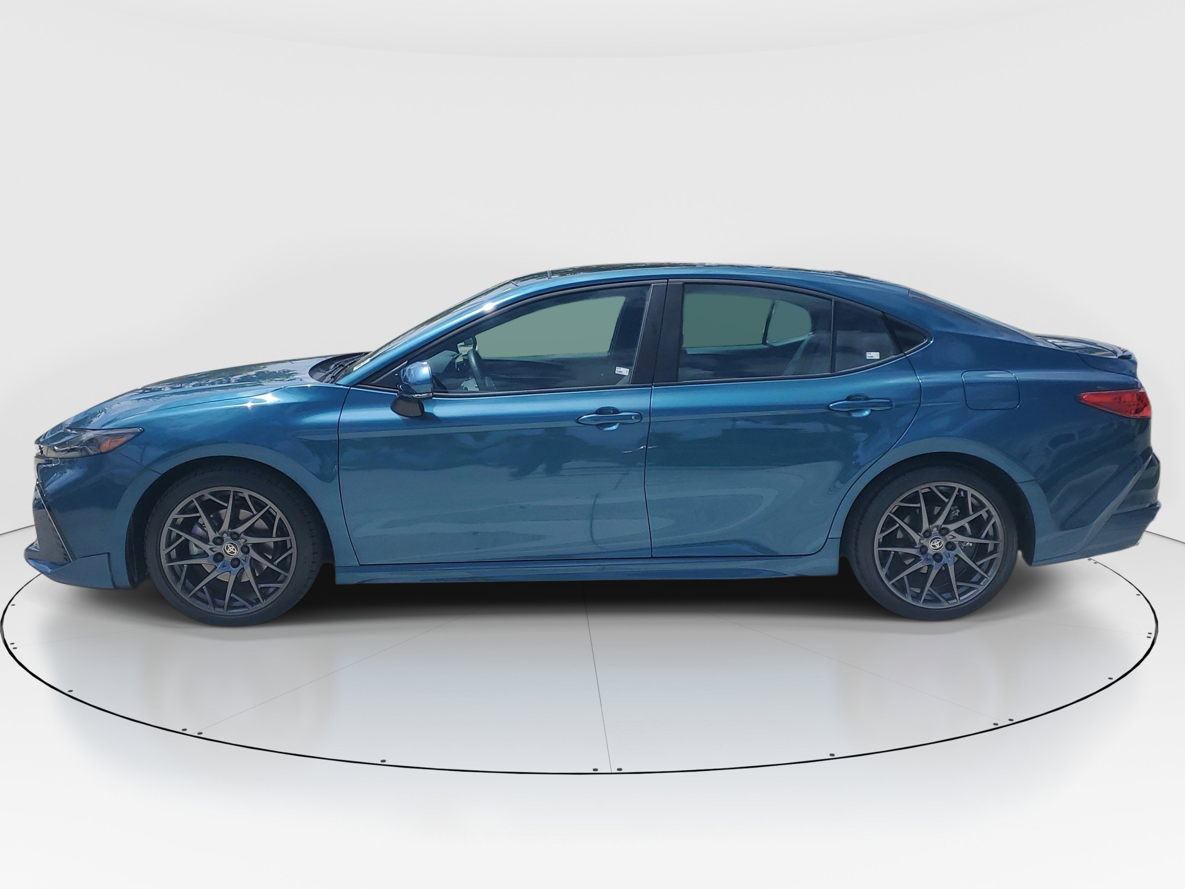Certified Used 2025 Ocean Toyota XSE image 6