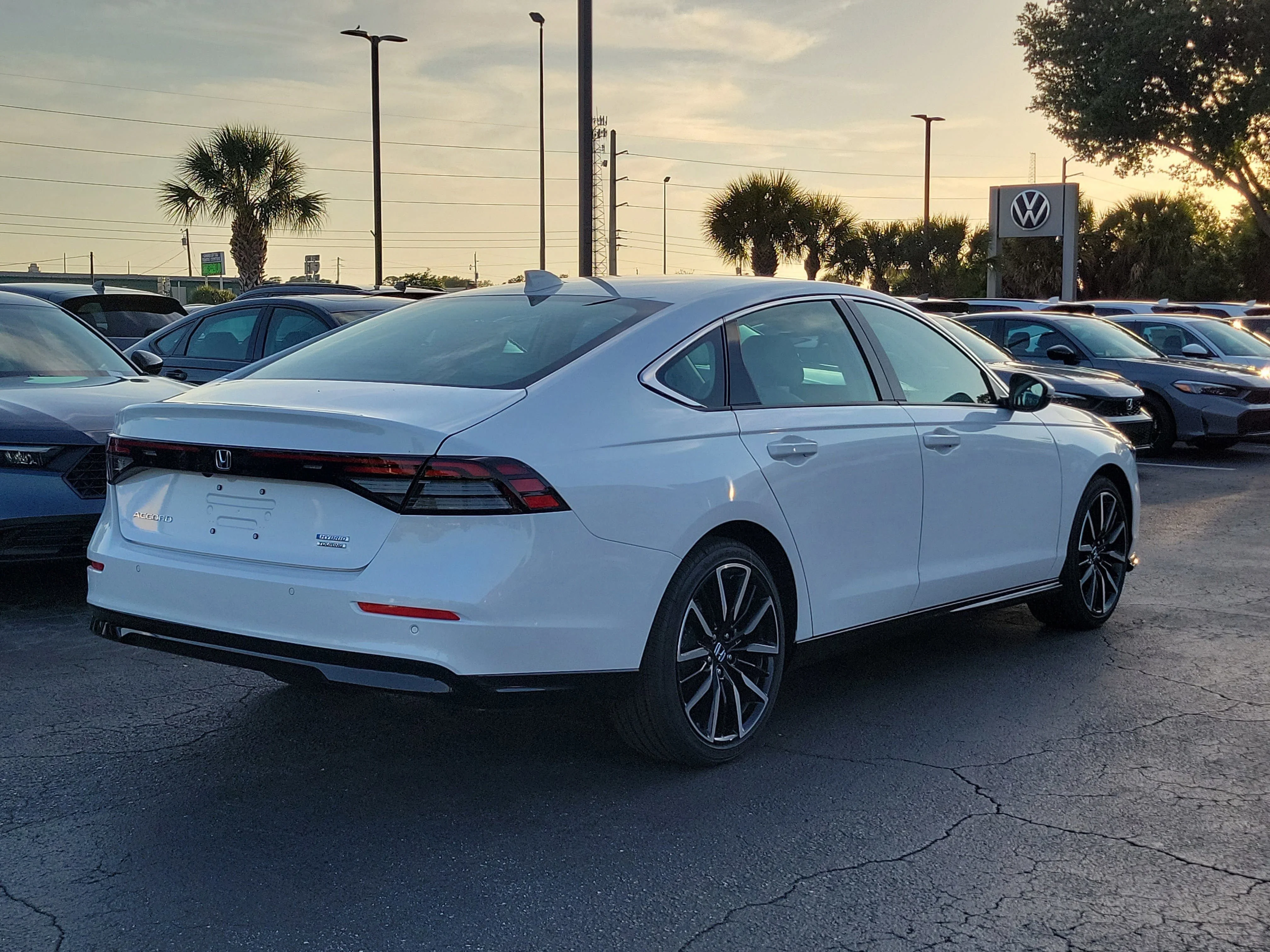 New 2026 Platinum White Pearl Honda Touring image 7