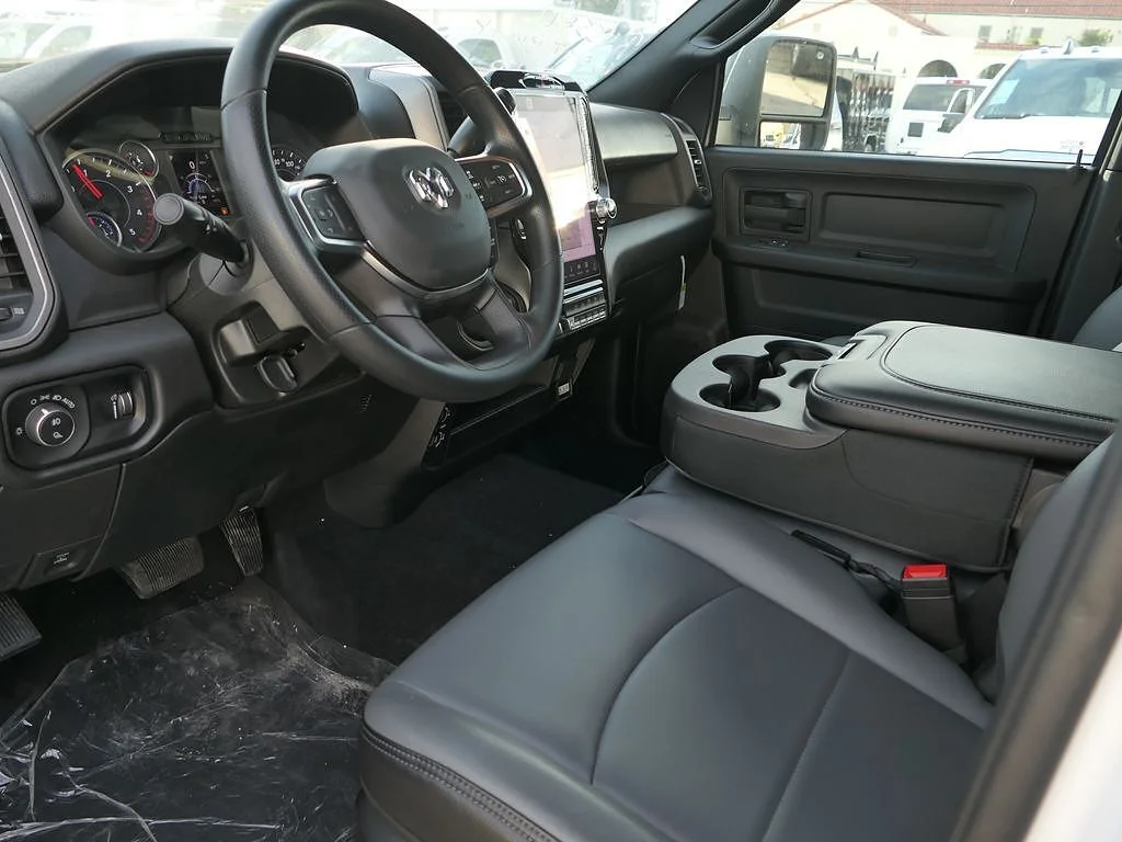 2026 RAM 3500 Tradesman - Photo 10