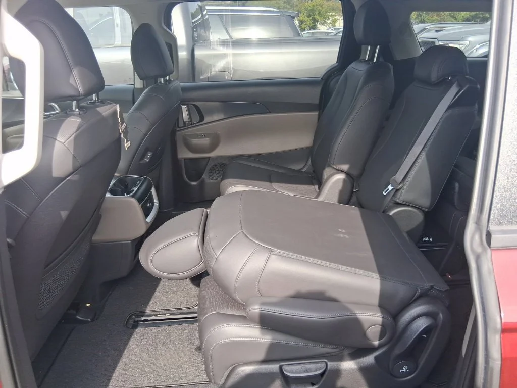 Used 2026 Red Kia LXS image 16