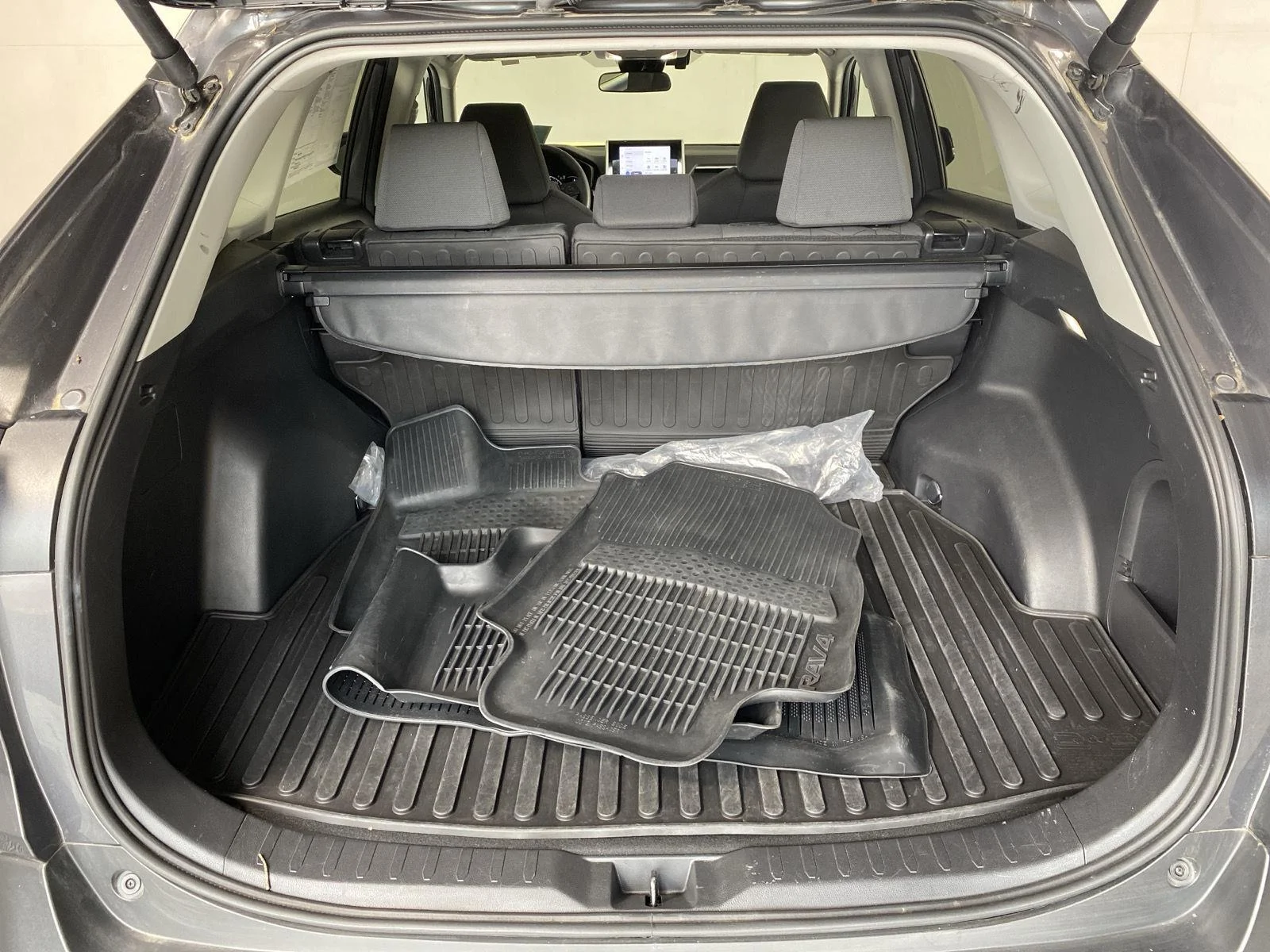 Used 2024 Magnetic Gray Metallic Toyota XLE image 7
