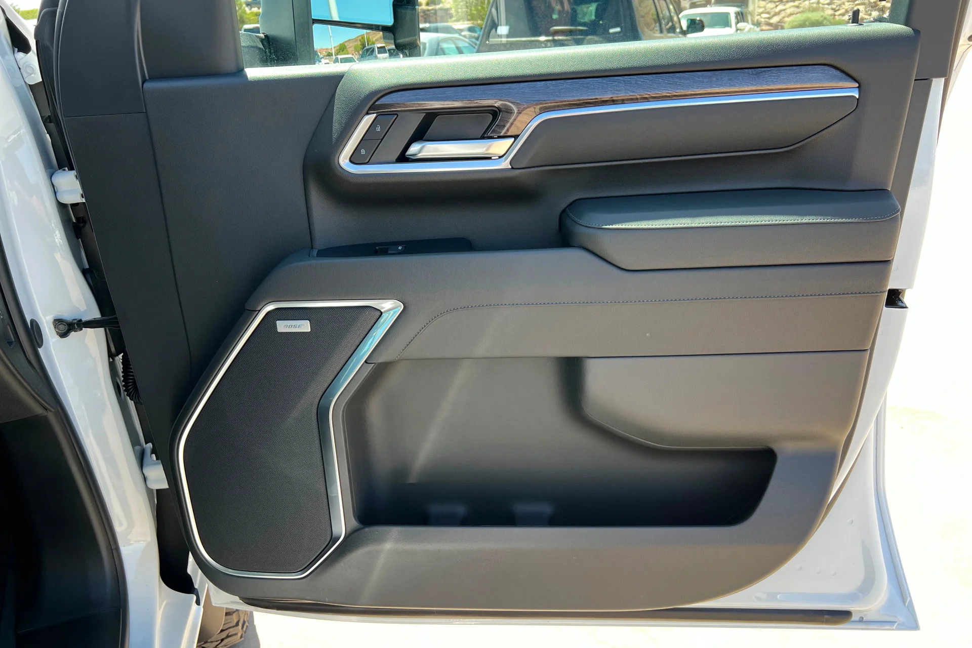New 2026 Summit White Chevrolet LTZ image 22