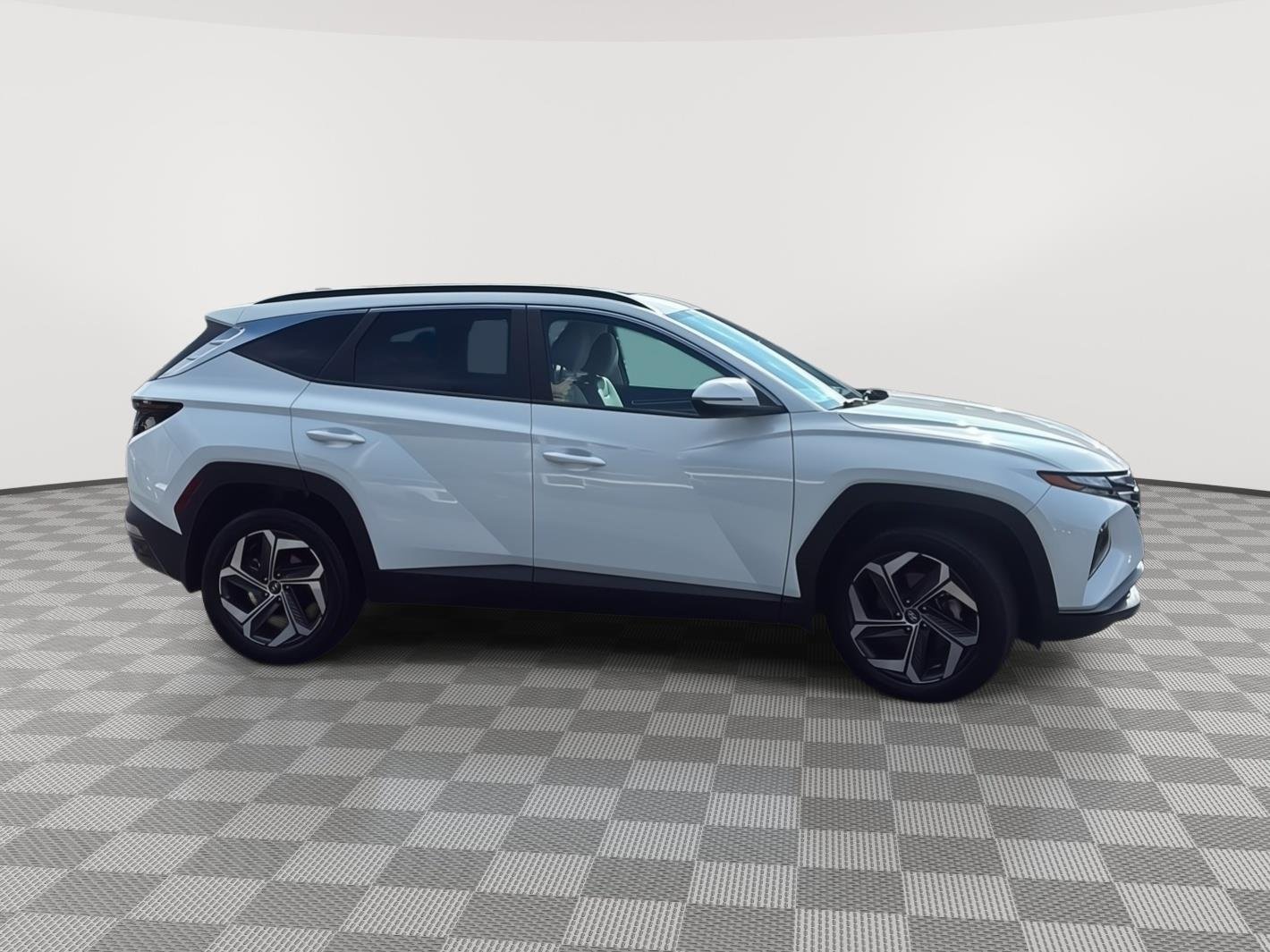 Used 2024 White Pearl Hyundai SEL image 4